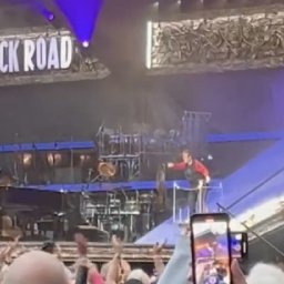 watch-the-brilliant-way-elton-john-departed-his-final-show-in-wales