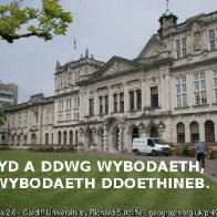 Adfyd a ddwg wybodaeth, a gwybodaeth ddoethineb.