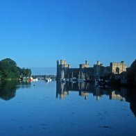 06-Caernarfon%20Castle%20&%20River%20Soilont%20(www_britainonview_com)