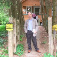 Peter's New York Poetry Reading Tour, May 2009: Peter outside Rivke's and Menke's home in Spring Glen in the Catskill Mountains, USA