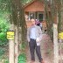 Peter's New York Poetry Reading Tour, May 2009: Peter outside Rivke's and Menke's home in Spring Glen in the Catskill Mountains, USA