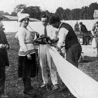 Balloon prelaunch Cardiff 1919