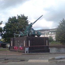 The_Monument_to_the_Air_Defence_of_Swansea_1939-1945_-_geograph.org.uk_-_498182.jpg