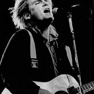 220px-Mike_Peters_of_The_Alarm.jpg