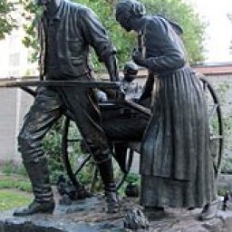 170px-Mormon_Pioneer_handcart_statue.jpg
