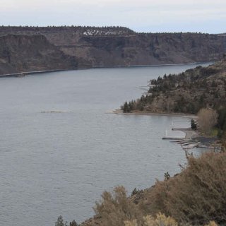 boat_dock_lake_billychinook.jpg