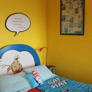 dr_seuss_room_bed.JPG.jpg