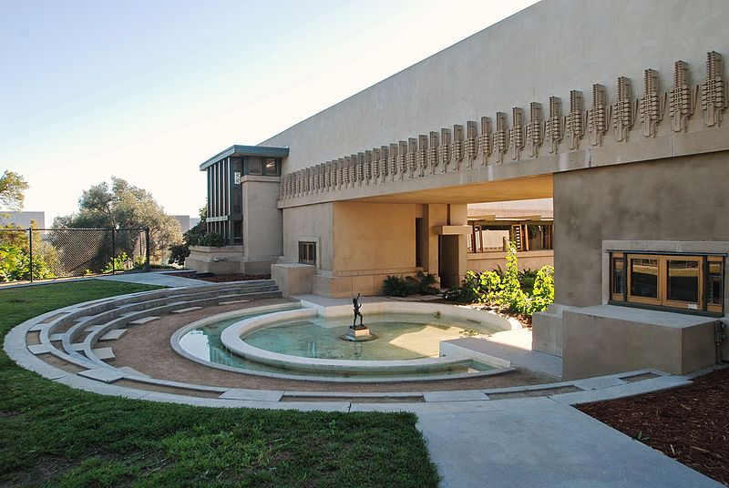 Hollyhock_House_Frank_Lloyd_Wright_19171921_2.jpg