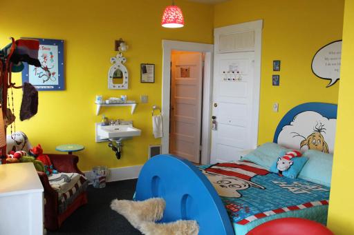 bed in Dr. Suess room