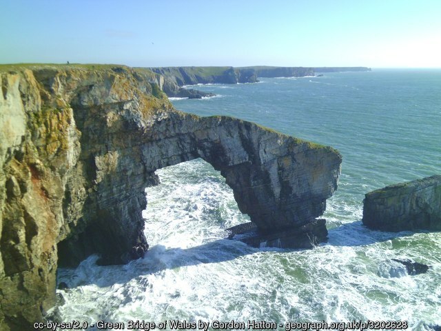 geograph3202628byGordonHatton.jpg