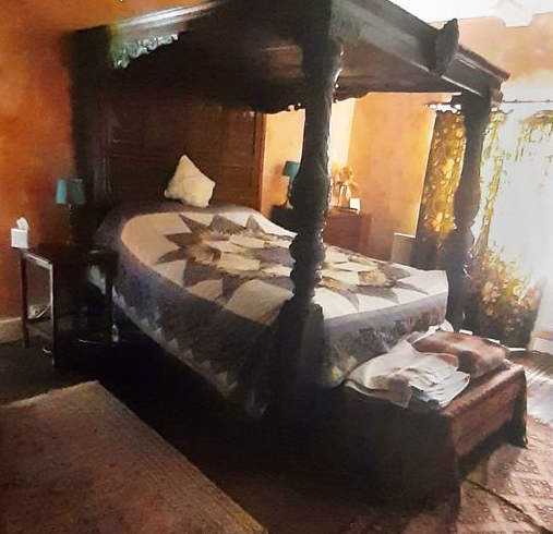 four poster.jpg