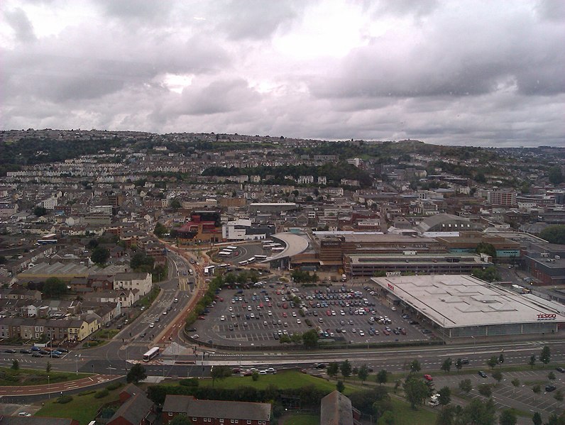 Swansea_city_centre_15_July_2011.jpg