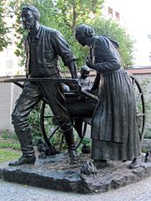 170pxMormon_Pioneer_handcart_statue.jpg