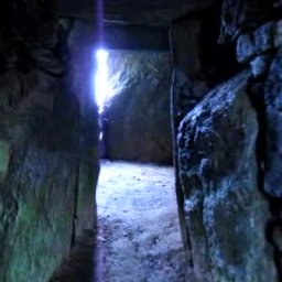 Bryn Celli Ddu, LLanddaniel, Ynys Mon