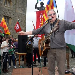 a-welsh-folk-legend-is-outselling-stormzy-in-the-itunes-charts