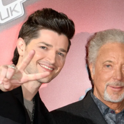 danny-odonoghue-admits-he-had-to-go-to-hospital-after-night-of-drinking-with-tom-jones