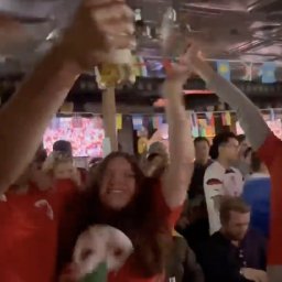 watch-the-hilarious-video-of-wales-fans-celebrating-wildly-in-us-pub