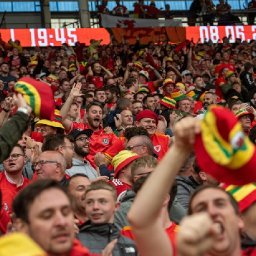 everyone-is-really-really-into-the-welsh-national-anthem-and-the-passion-of-the-fans