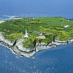island-off-the-welsh-coast-steeped-in-history-seeks-warden-to-upkeep-wildlife