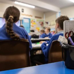 welsh-speakers-target-at-risk-due-to-lack-of-teachers-committee-warns