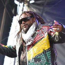 very-heavy-metal-newports-skindred-win-best-live-artist-award