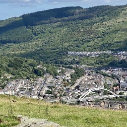 up-the-rhondda-gateway-to-the-stars