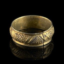 ring-spoon-and-bronze-age-hoard-found-in-wales-declared-treasure