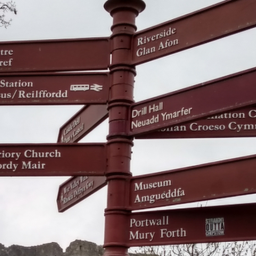 monmouthshire-u-turn-on-welsh-translation-street-signs