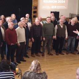 watch-welsh-choir-surprises-onlookers-with-stunning-flashmob