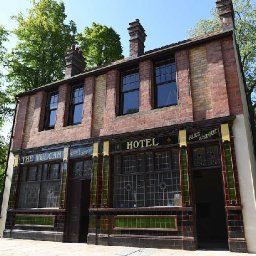 the-vulcan-pub-is-soon-to-reopen-after-advertising-for-bar-staff