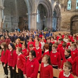 watch-12000-children-come-together-to-sing-bilingual-song-for-st-davids-day