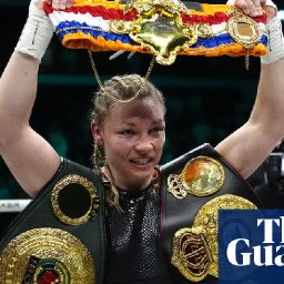 lauren-price-becomes-waless-first-female-world-champion-boxer