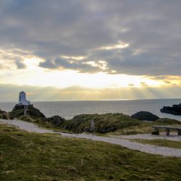 nine-welsh-locations-named-among-uks-13-most-beautiful-secret-beaches